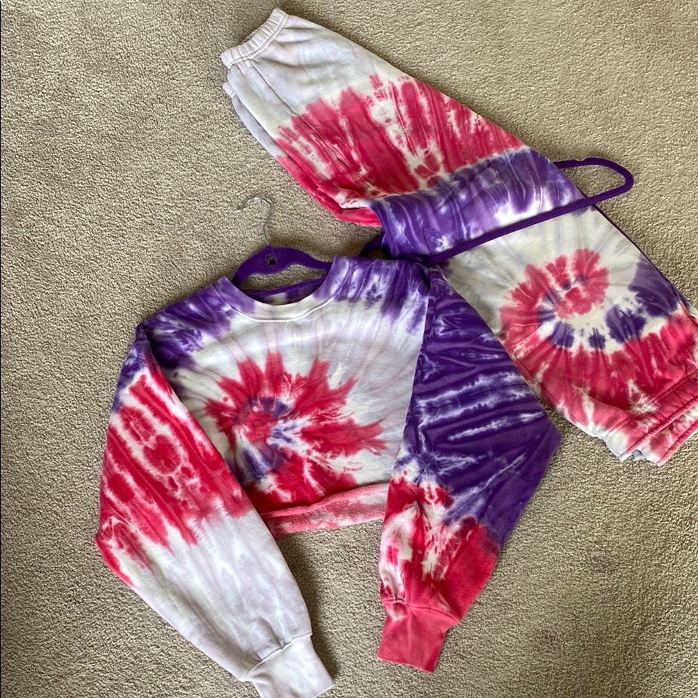 TNA Pink and White Tie-Dye Sweatshirt. Size small/1 in excellent condition